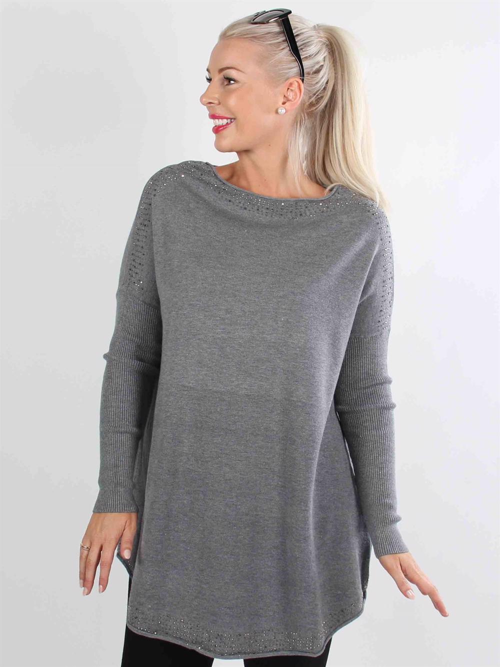 Nicoleja - Beigefarvet strikbluse med similisten